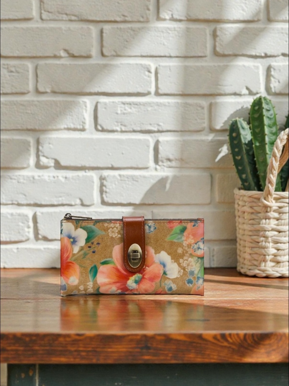 Patricia Nash Nazari Bifold Leather Wallet RFID Apricot Blossom NWT - Picture 4 of 8